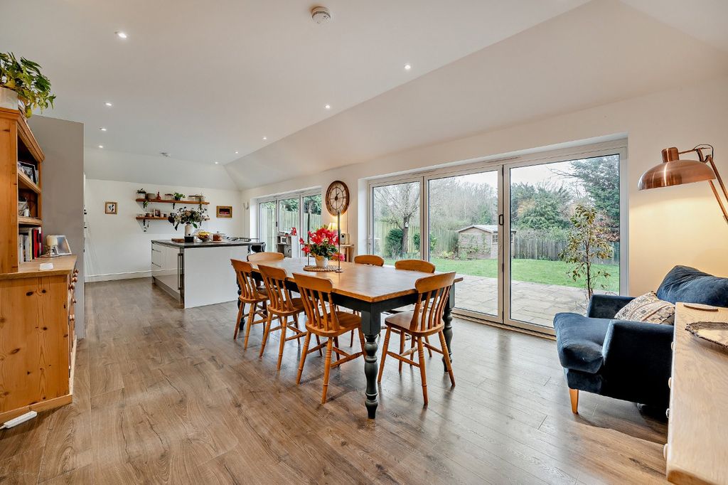 Property photo 3 of 20 Dining Area