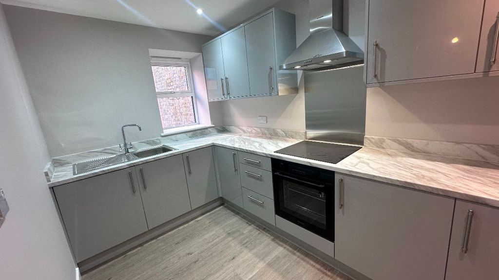 Property photo 1 of 10 Kitchen