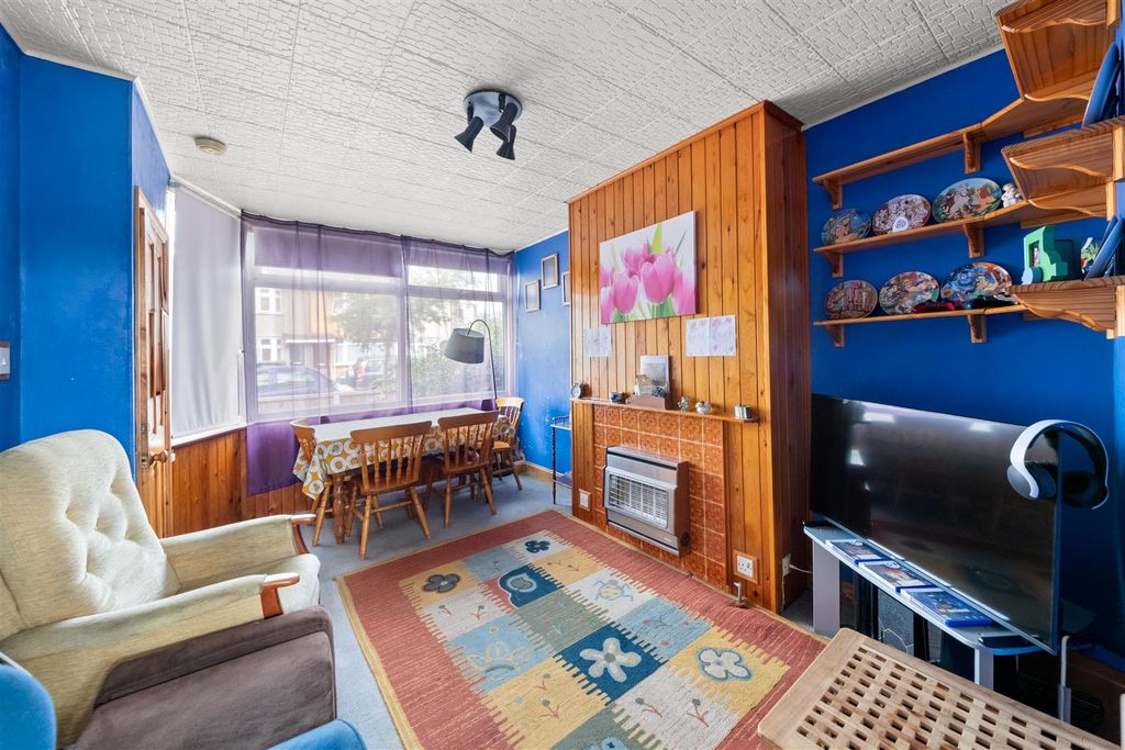 Property photo 3 of 11 Living Room.Jpg