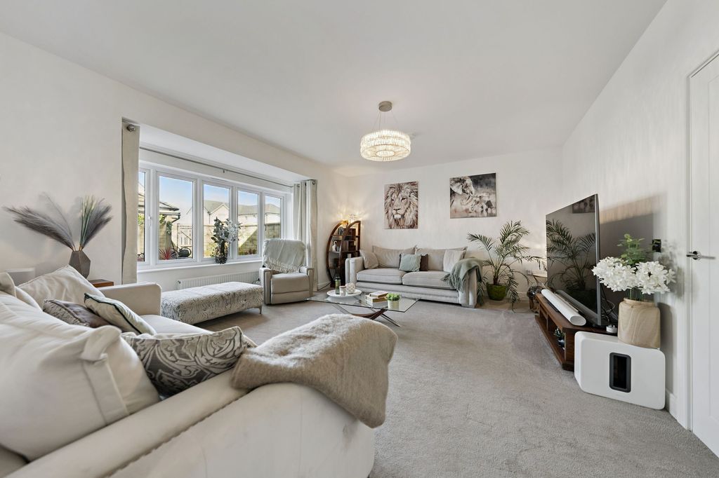 Property photo 2 of 45