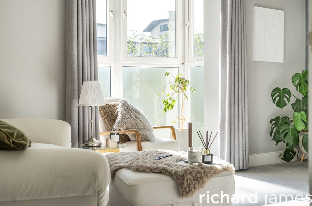 Property photo 2 of 11 E71B2A0Ffab24741A8B73d0F89Fc4d07