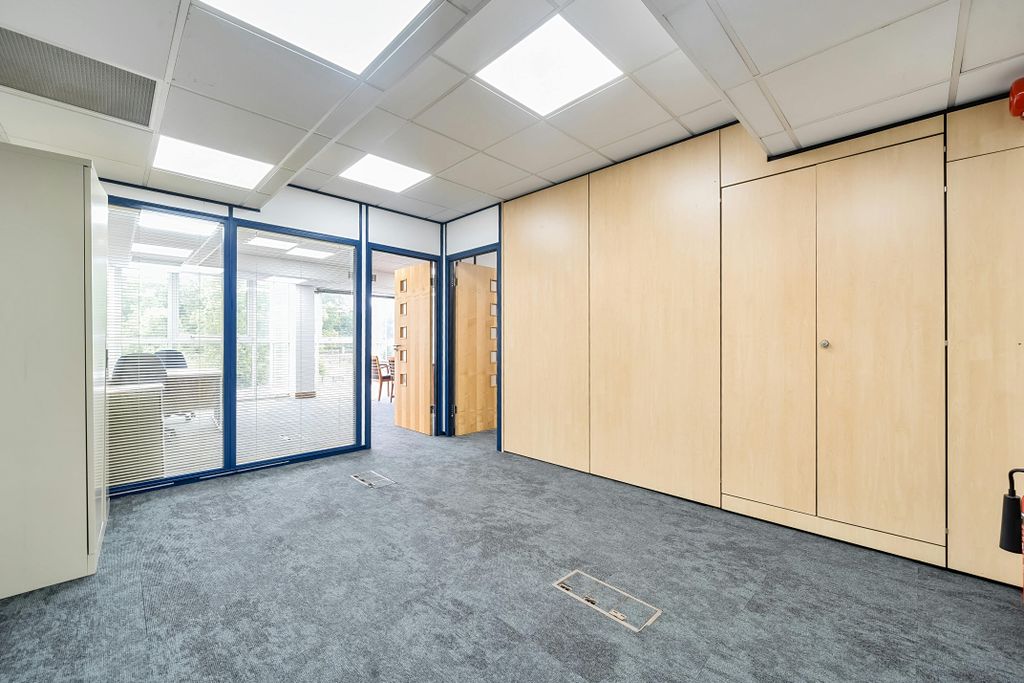 Property photo 2 of 18 1133387 12.Jpg