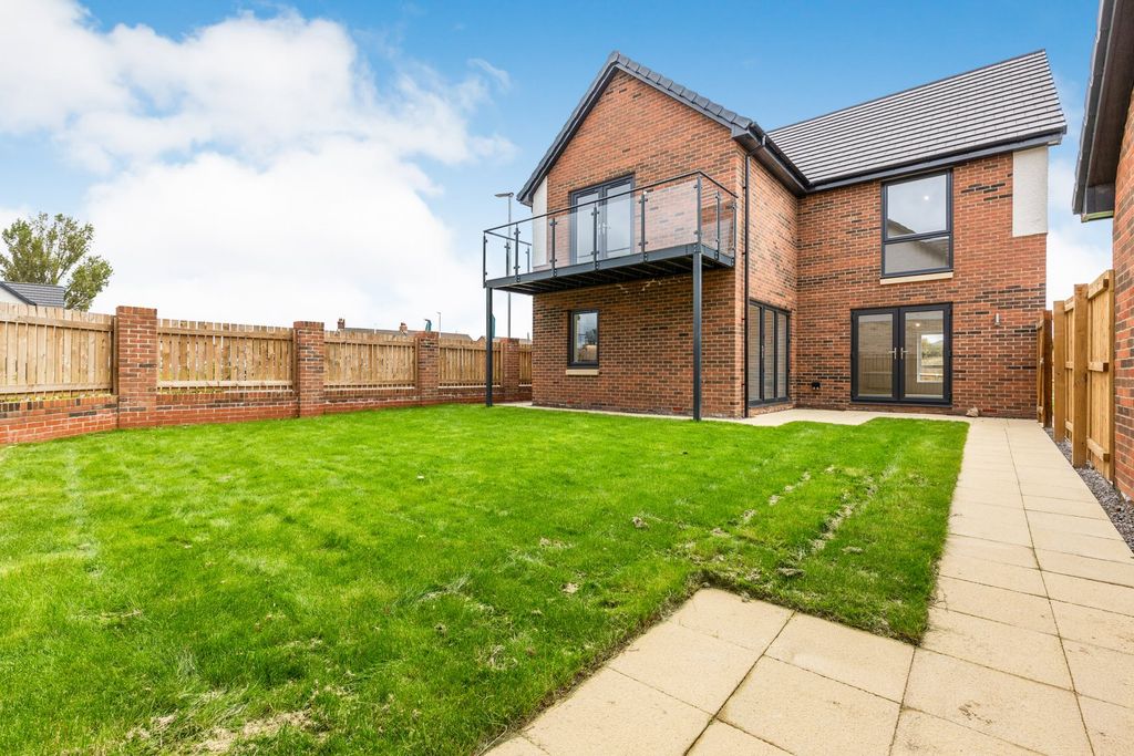 Property photo 3 of 12