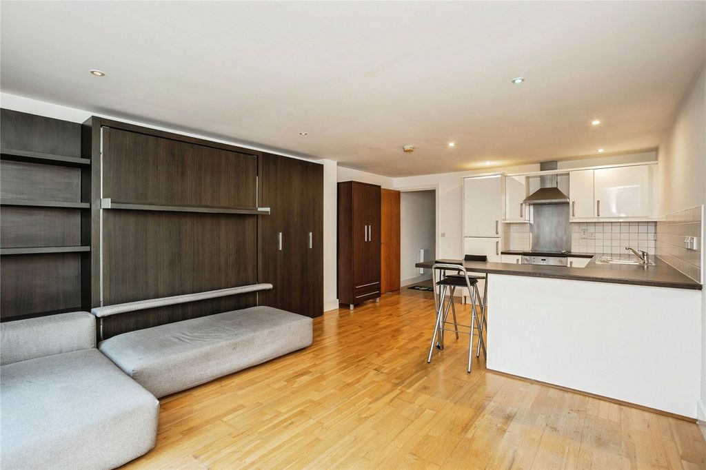 Property photo 3 of 14 Picture No. 06