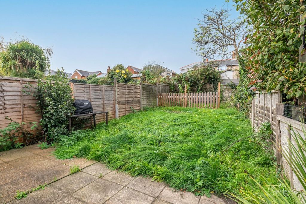 Property photo 2 of 21 Garden