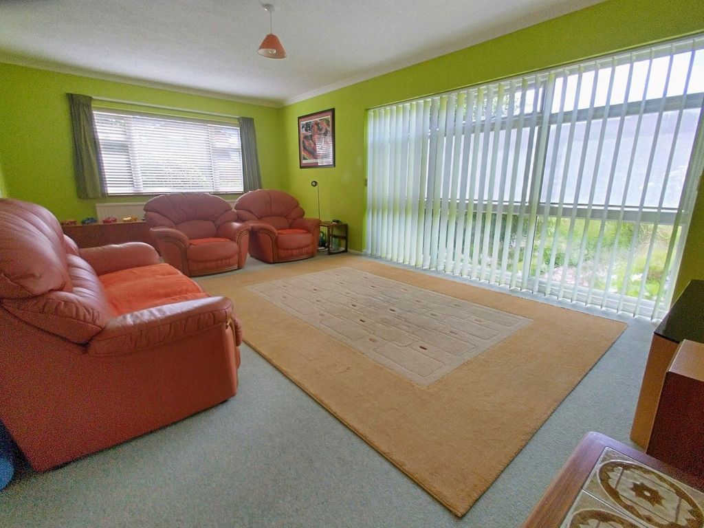Property photo 2 of 11 Photograph 2