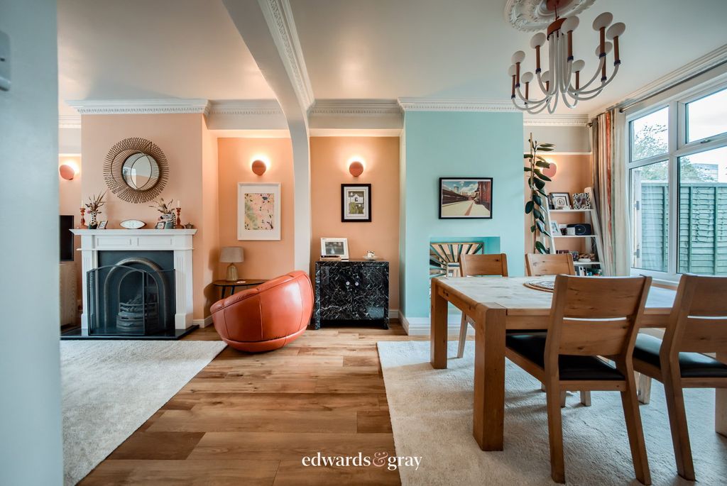 Property photo 3 of 27