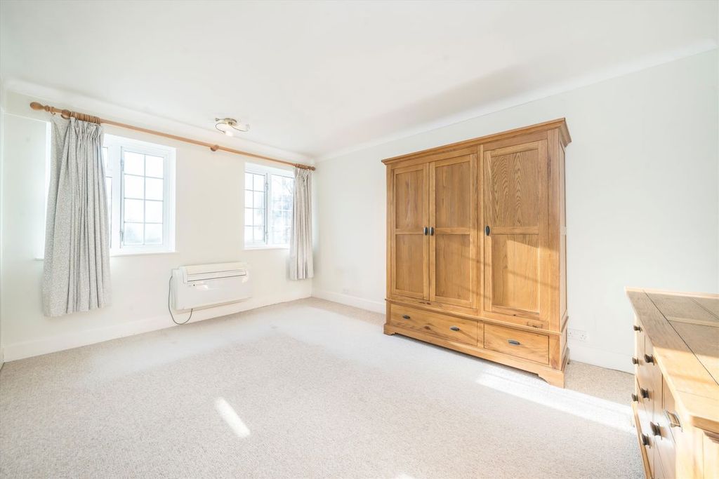 Property photo 2 of 3