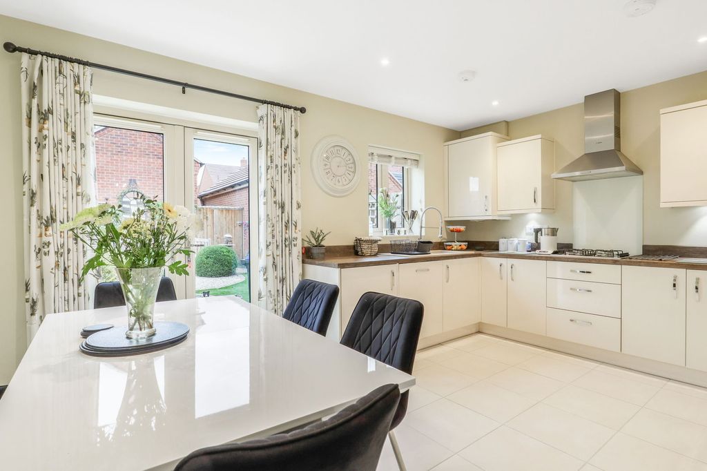 Property photo 2 of 24