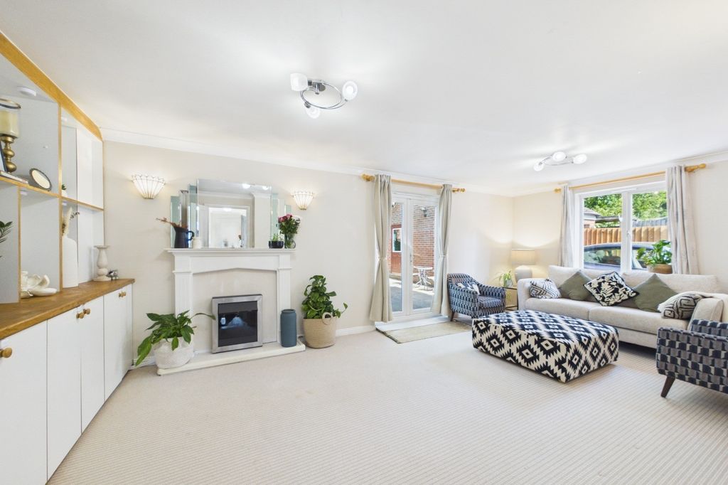 Property photo 3 of 15 2 Reception Room