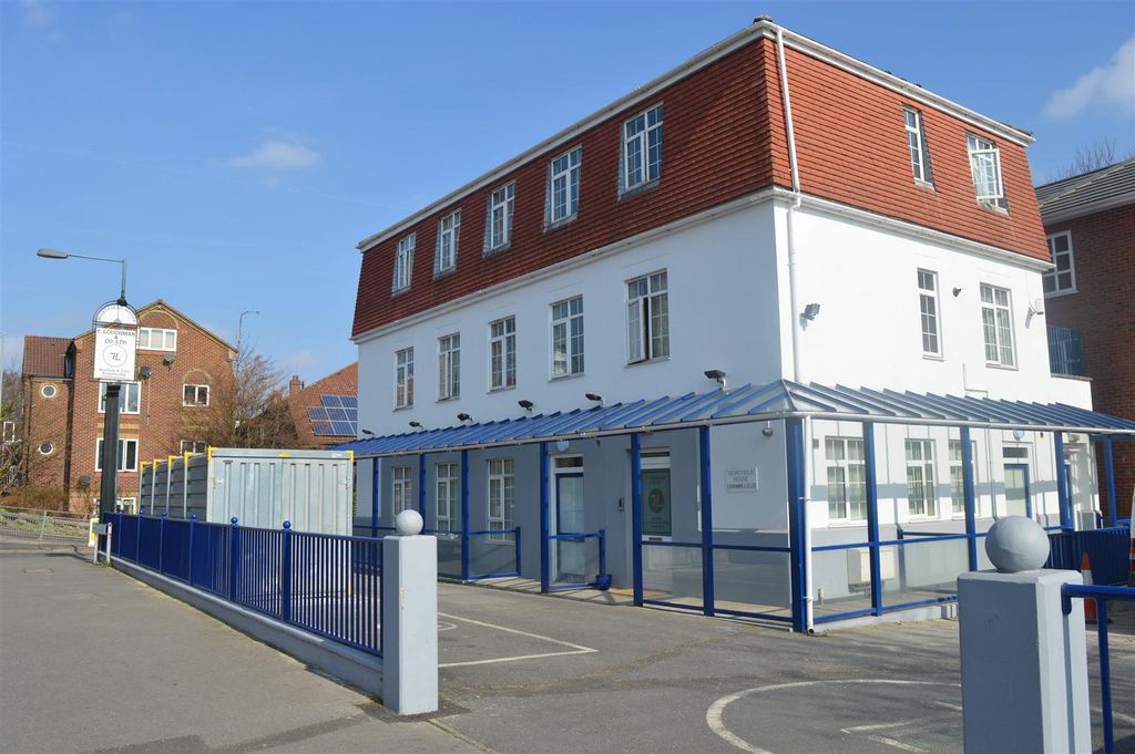 Property photo 1 of 5