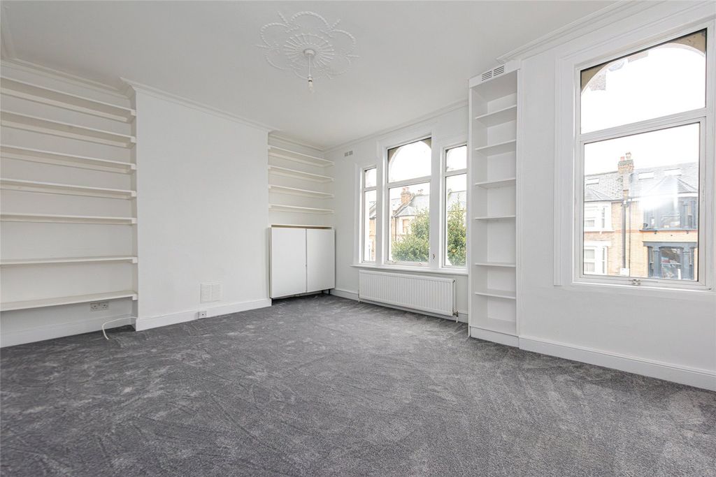 Property photo 2 of 8 Picture No. 01