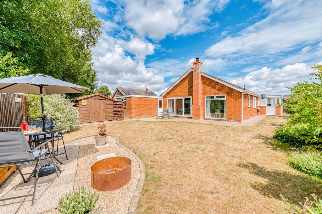 Property photo 2 of 27
