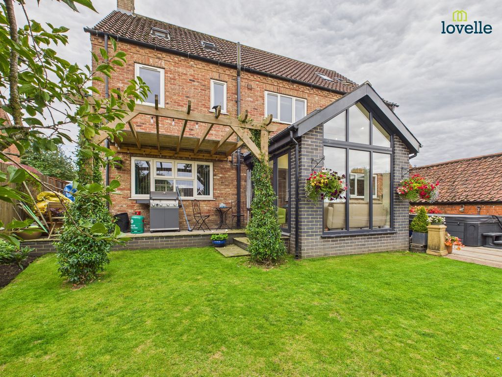 Property photo 2 of 26