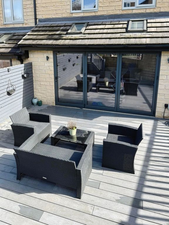 Property photo 3 of 28 Rear Decking Space