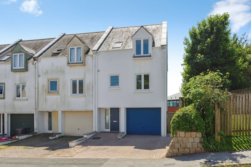 Property photo 1 of 20 Pbox-Img.Jpg