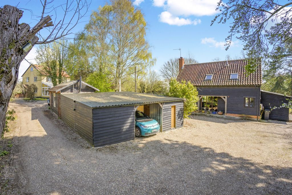 Property photo 3 of 19