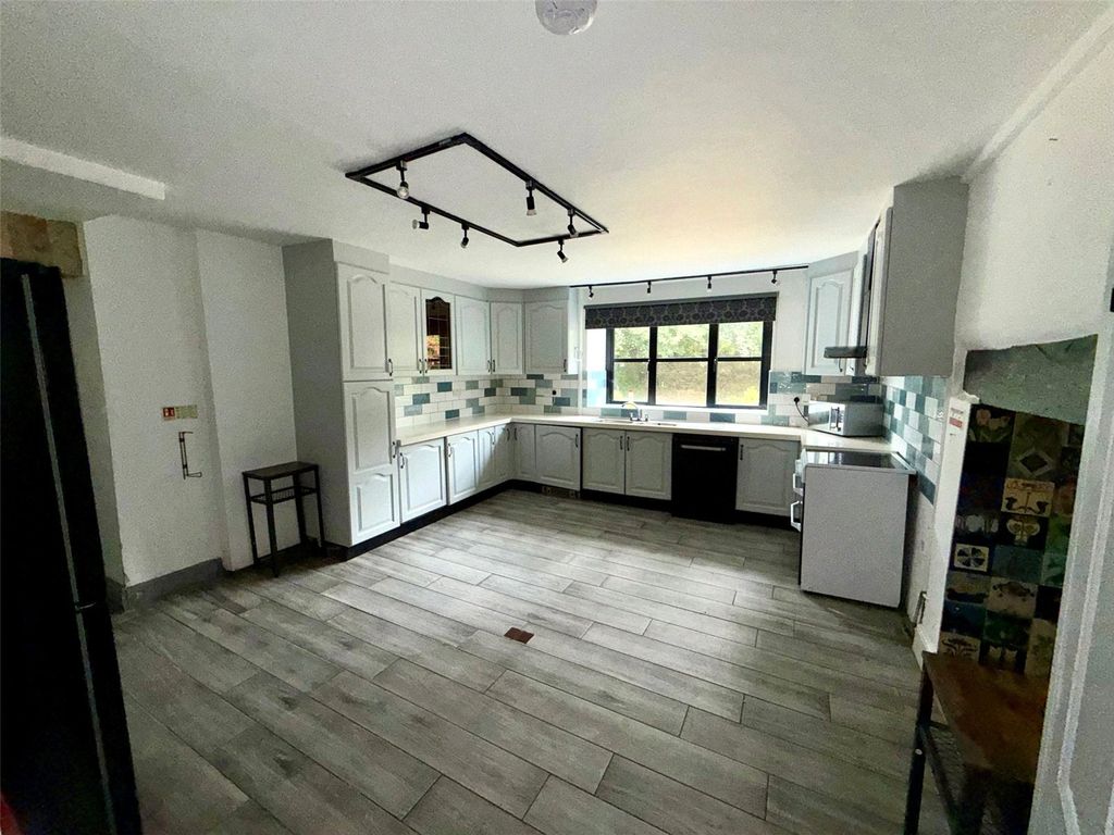 Property photo 3 of 32 Picture No. 54