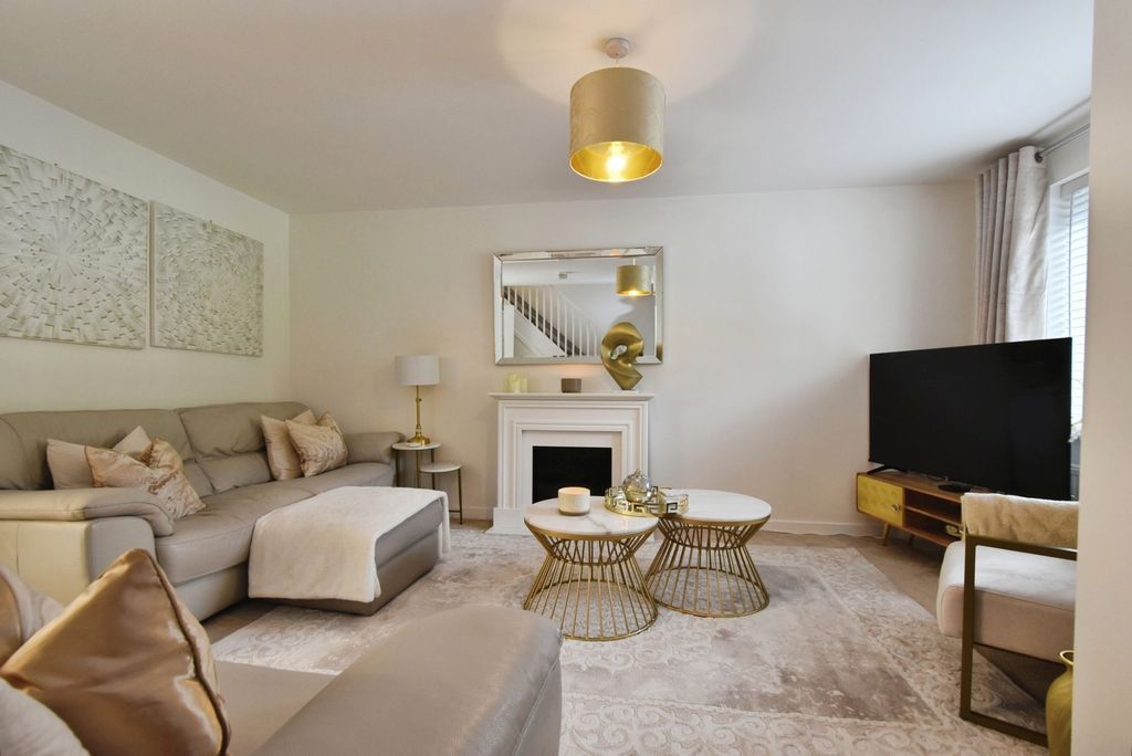 Property photo 3 of 19 Pbox-Img.Jpg