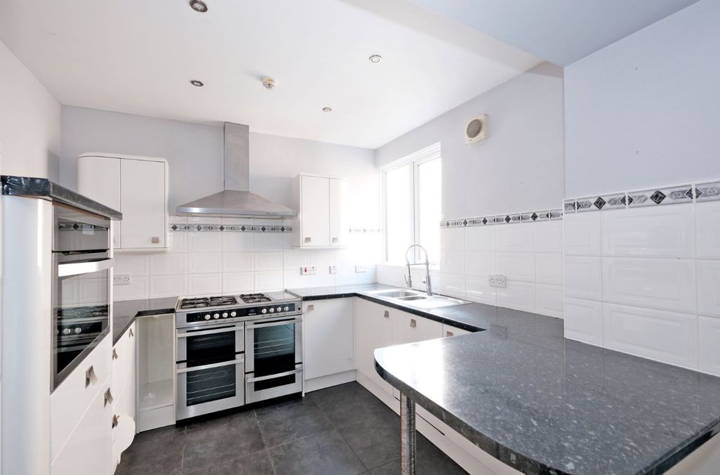 Property photo 3 of 18 3