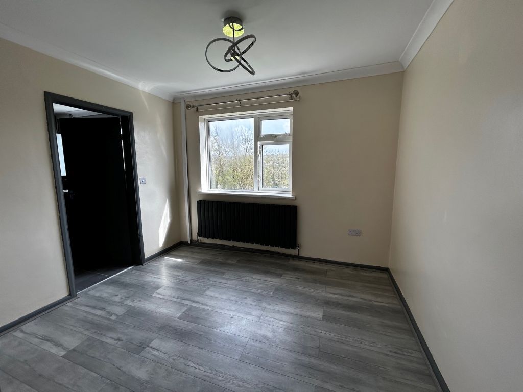 Property photo 3 of 10 Dining Room