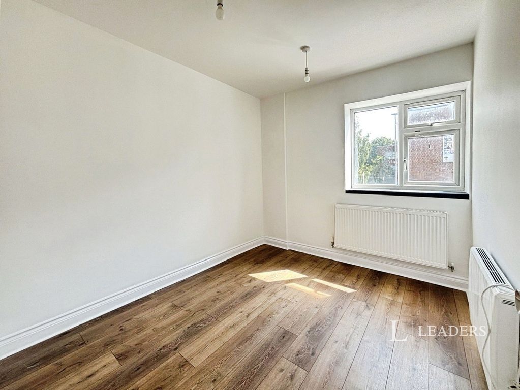 Property photo 3 of 7 Pbox-Img.Jpg