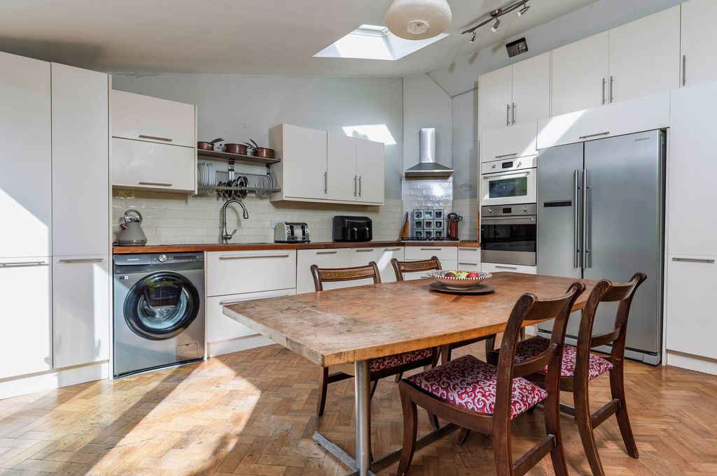 Property photo 2 of 19 Kitchen/Diner