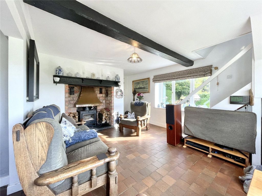 Property photo 2 of 39 Picture No. 16