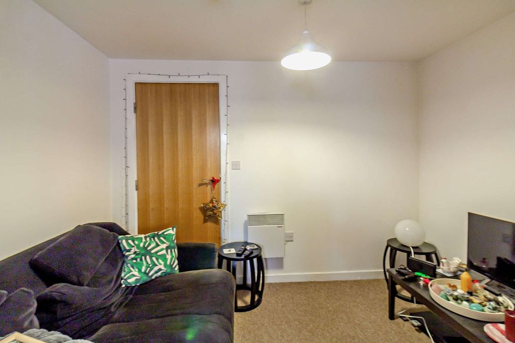 Property photo 3 of 23