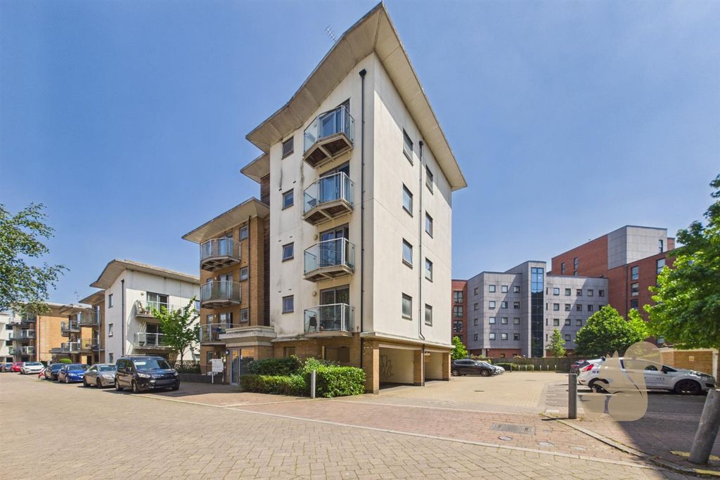 Property photo 1 of 14 Cam01254G0-Pr0476-Still014.Jpg