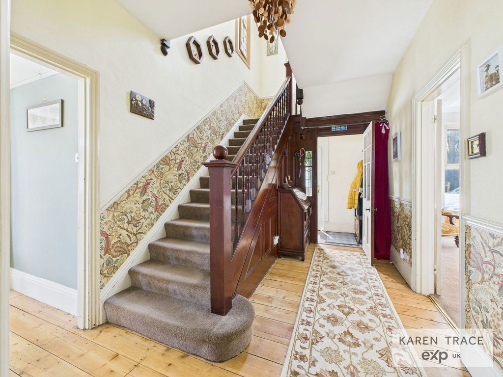 Property photo 2 of 24