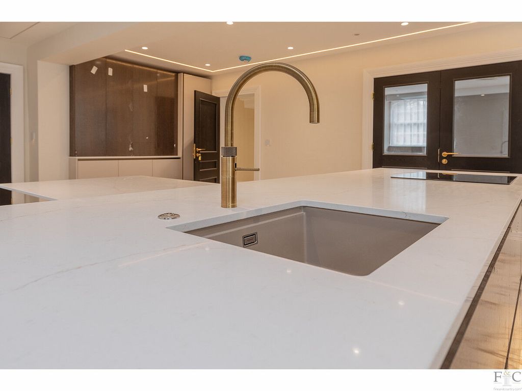 Additional image 11 of 6 bed detached house for saleStoughton Drive South, Leicester LE2