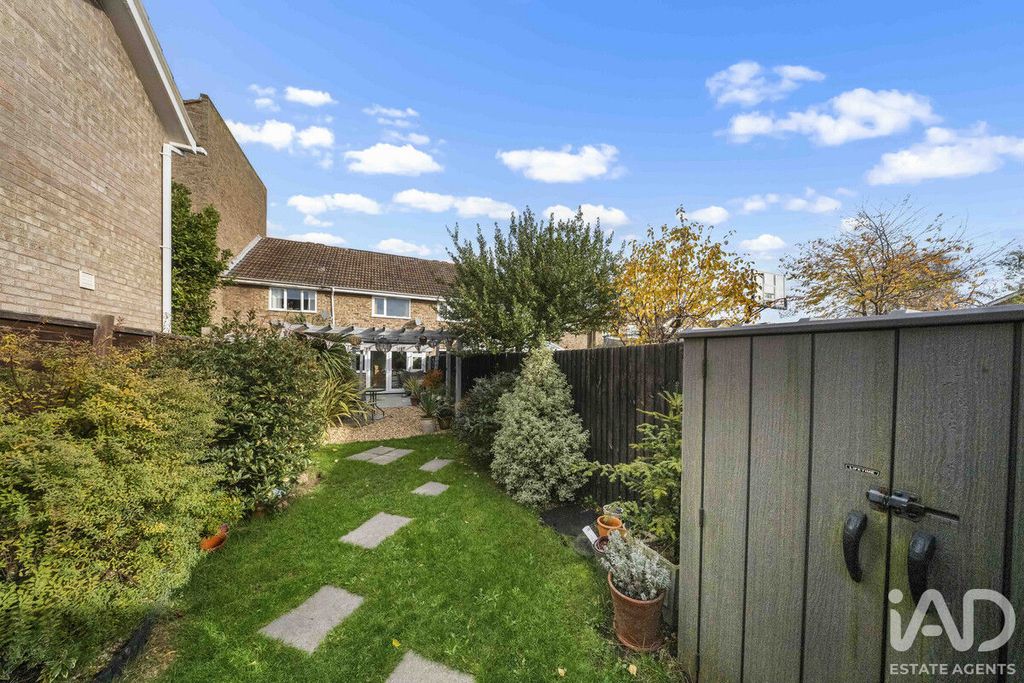 Property photo 2 of 20