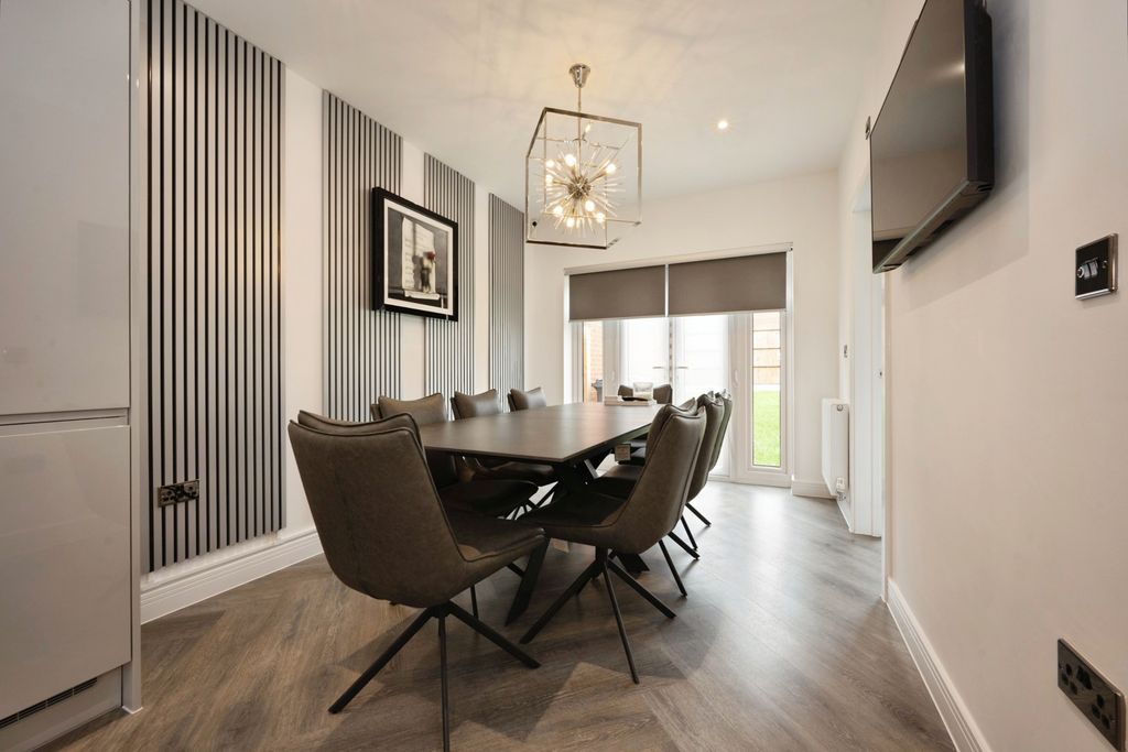 Property photo 3 of 23 Pbox-Img.Jpg