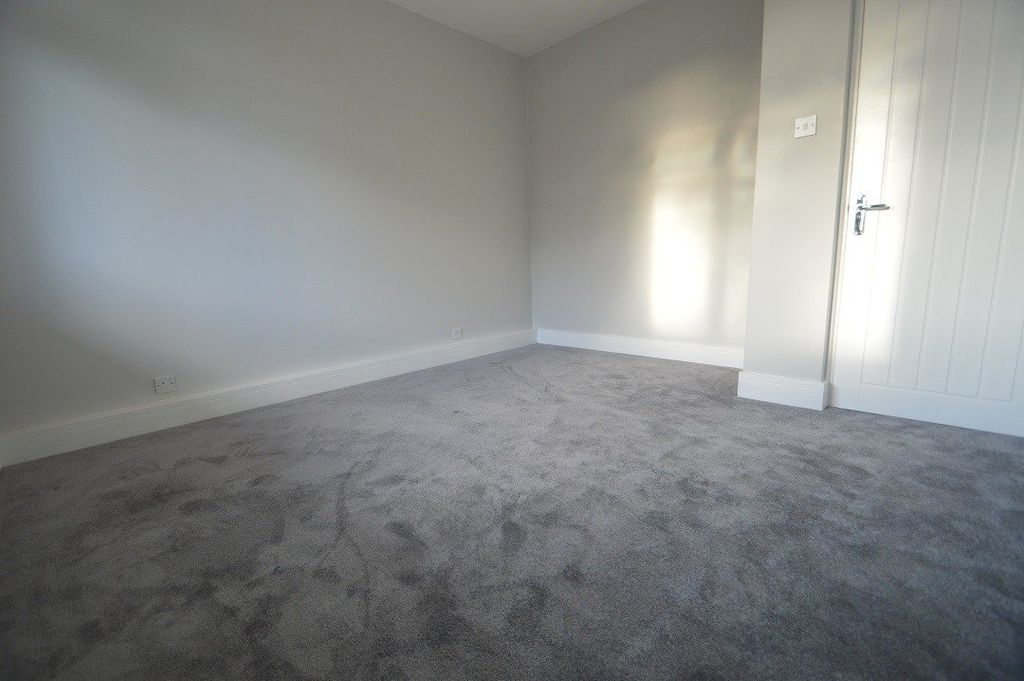 Property photo 3 of 5 Bedroom