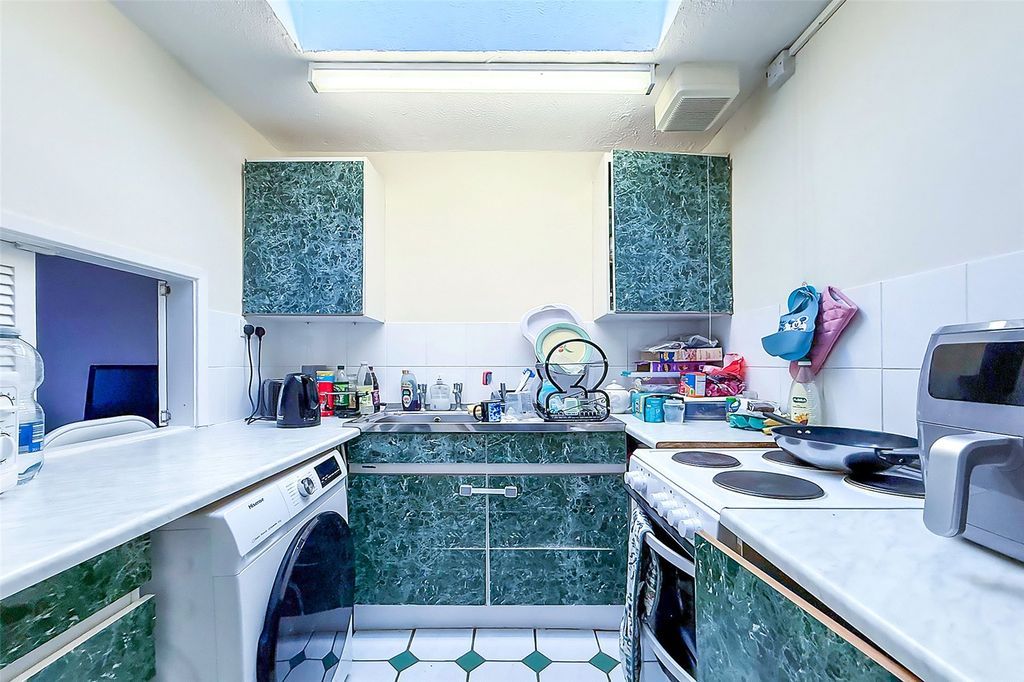 Additional image 4 of 2 bed flat for saleWick Parade, Wick, Littlehampton, West Sussex BN17