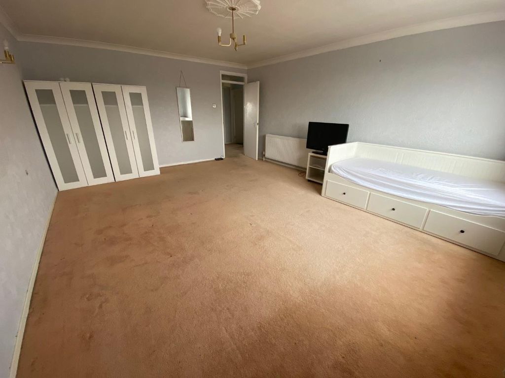 Property photo 3 of 11 N2.Jpg