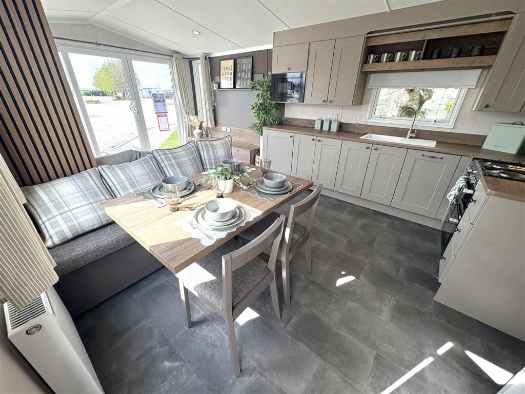 Property photo 2 of 6 4344552