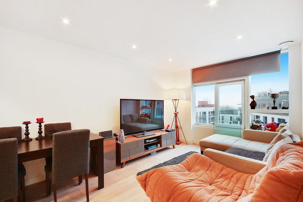 Property photo 1 of 12