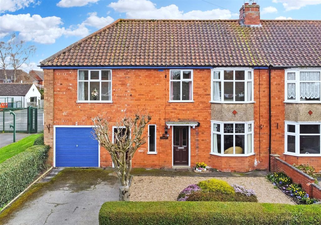 Property photo 1 of 20 Front Aspect 368