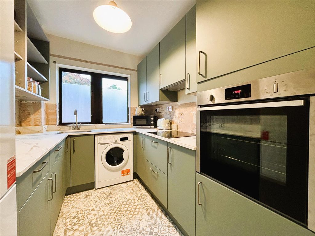 Property photo 3 of 12 Kitchen.Jpg