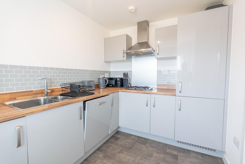 Property photo 3 of 26 Kitchen