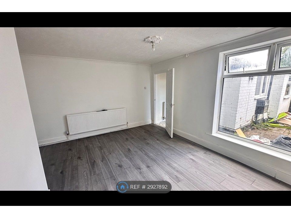 Property photo 3 of 35