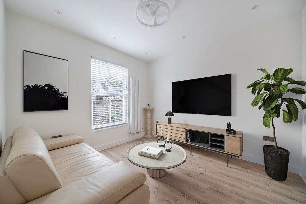 Property photo 2 of 18 Snug/TV Room/Bedr...