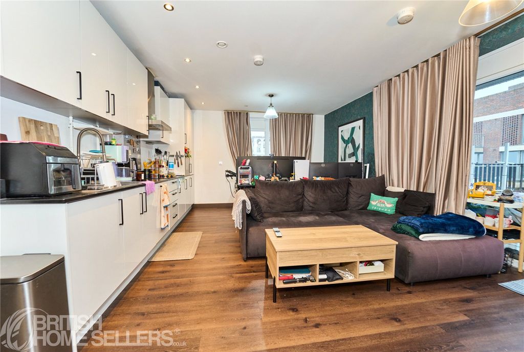 Property photo 3 of 16 Picture No. 13