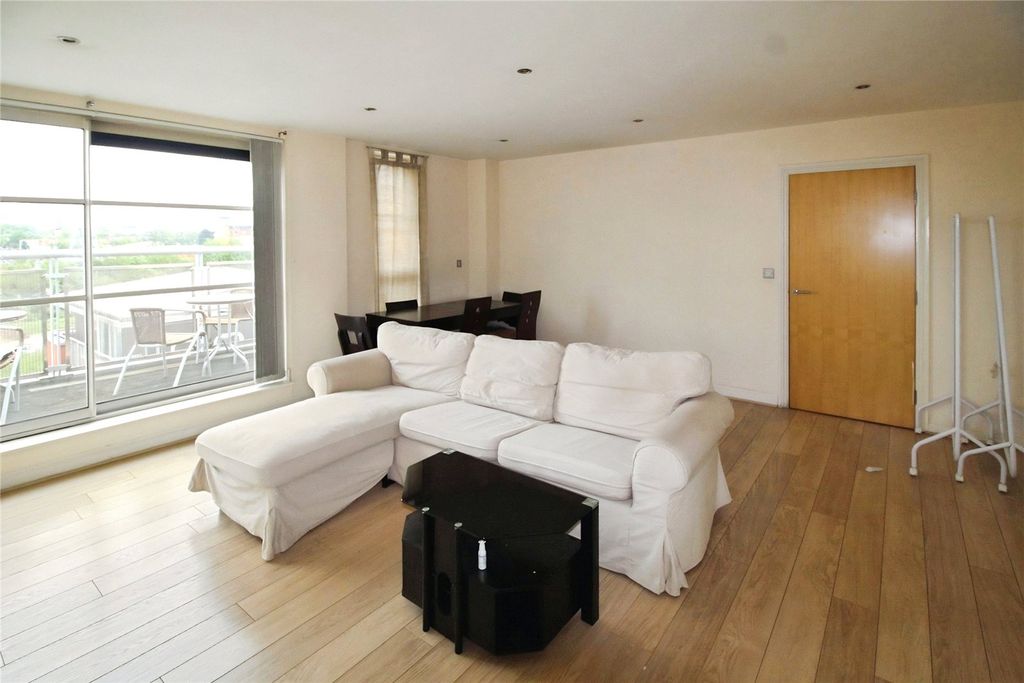 Property photo 2 of 7 Living Room