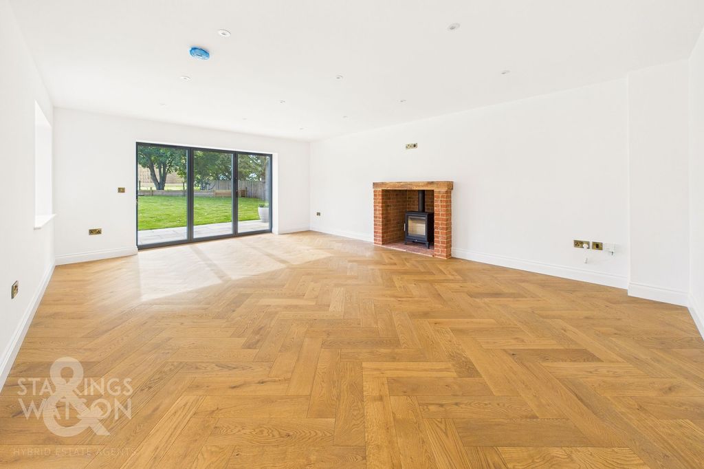 Property photo 2 of 38