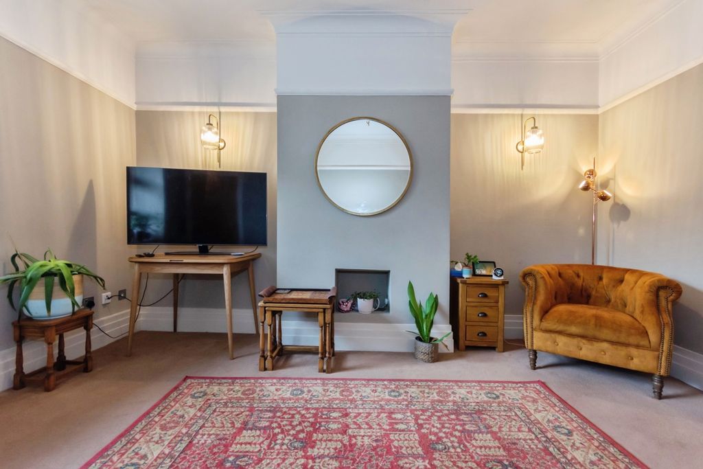 Property photo 3 of 22 Pbox-Img.Jpg