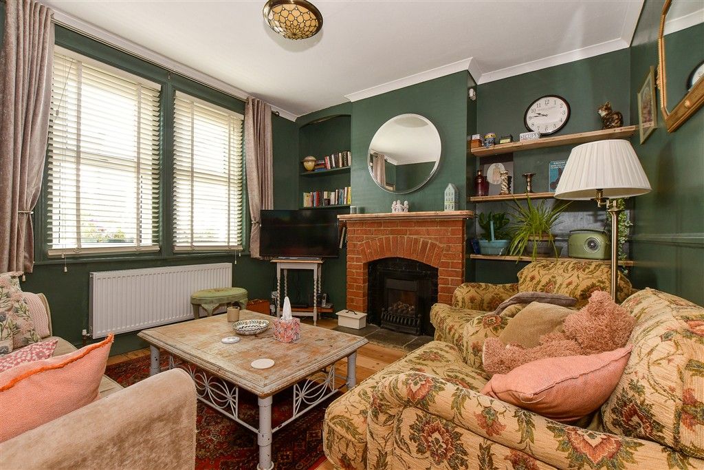 Property photo 2 of 13 Lounge