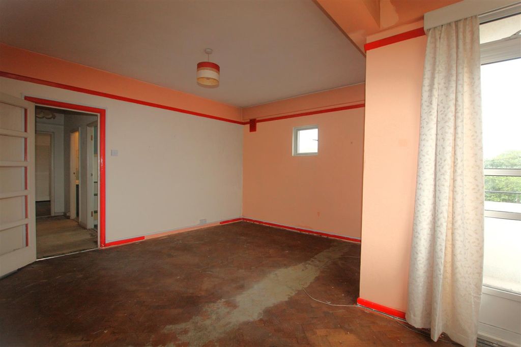Property photo 3 of 8 Img_0003.Jpg